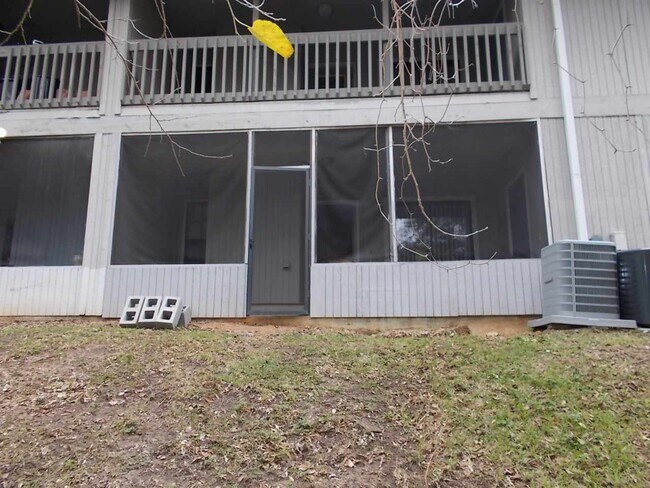 Building Photo - 1103 Greentree Ct