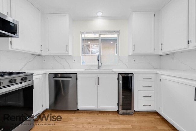 Primary Photo - 734 Chestnut St