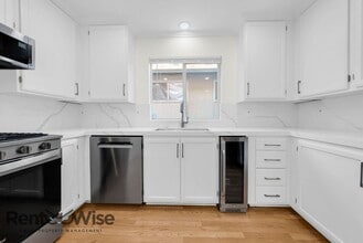 Building Photo - 734 Chestnut St