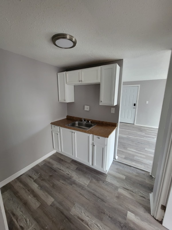 Building Photo - 13420 Euclid Ave