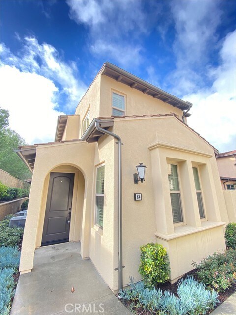 Building Photo - 64 Bronze Leaf