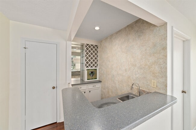 Building Photo - 11838 Riverview Dr