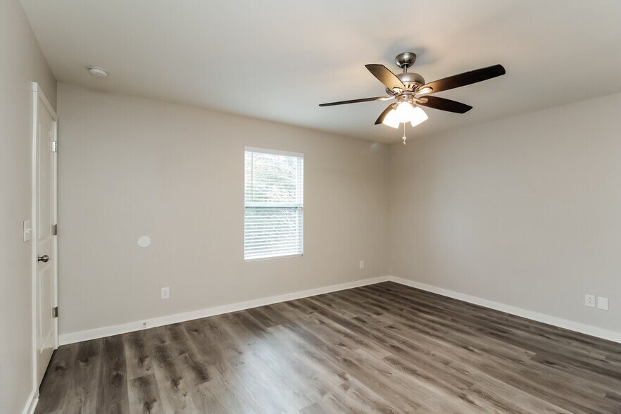 Building Photo - 1048 Joselynn Drive