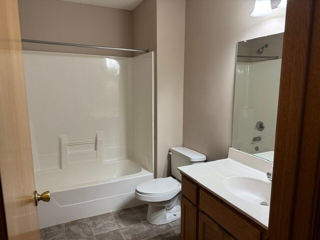 Building Photo - 402 Creekside Dr
