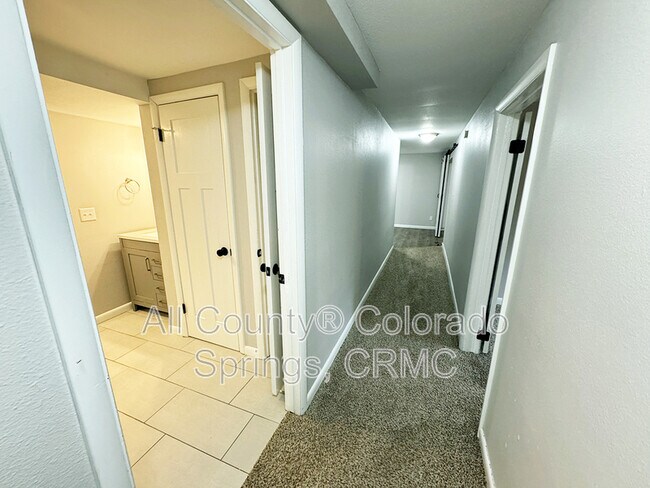 Building Photo - 460 Wintery Cir N