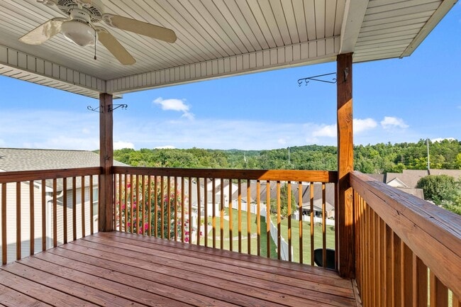 Building Photo - 2 Bedroom, 2 Bath Townhouse for Rent in Kn...