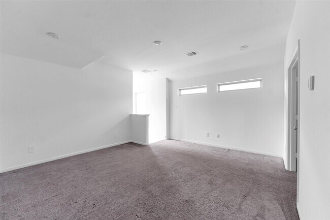 Building Photo - 1426 Northwood Blf Ln
