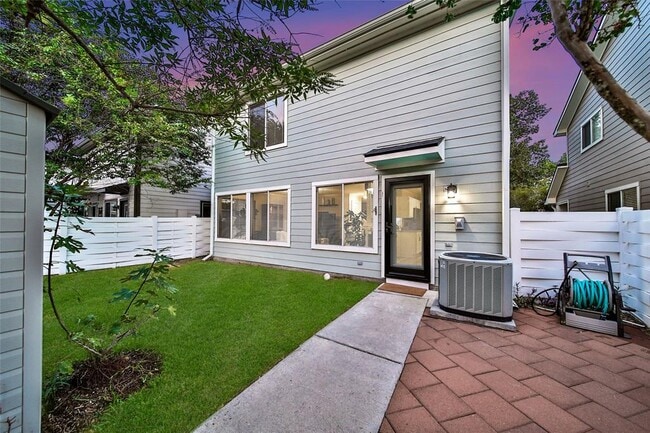 Building Photo - 6202 Spruce Bough Ct
