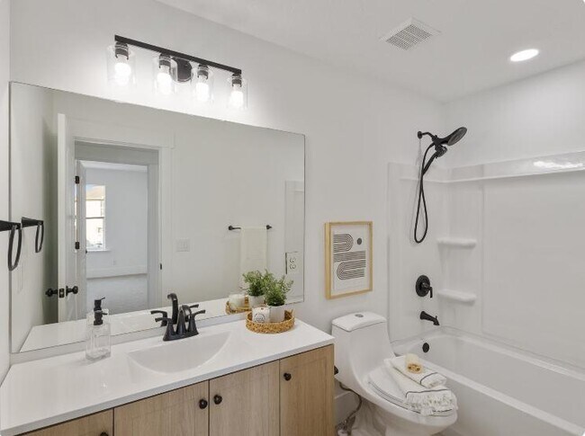 Building Photo - 636 N 1280 E