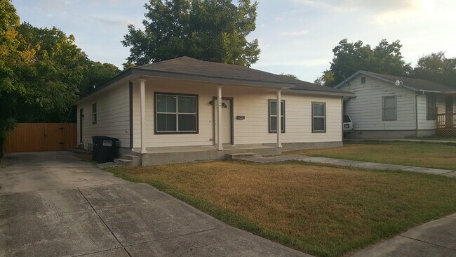 Building Photo - 234 Morningview Dr