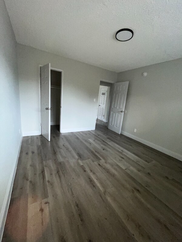 Building Photo - 648 W 92nd St