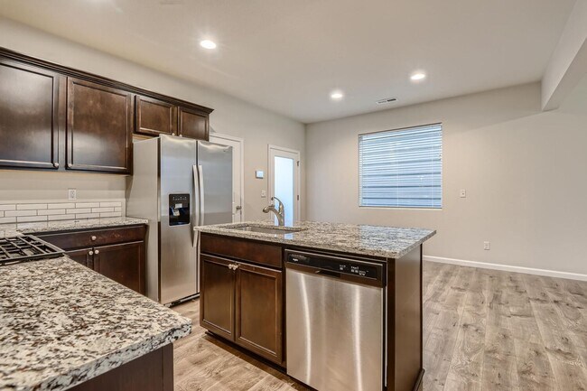 Building Photo - Beautiful Gresham Single-Family Home COMING SOON with a SPECIAL OFFER of $150 credit on your firs...