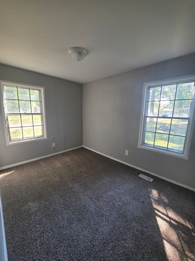 Building Photo - 870 St Cletus Dr
