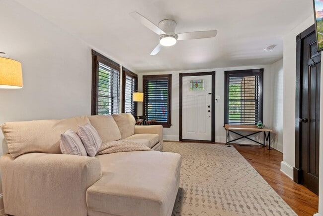 Building Photo - 2730 Oak Valley Dr