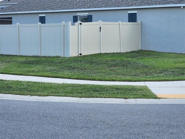 Building Photo - 1051 Griffon Ave