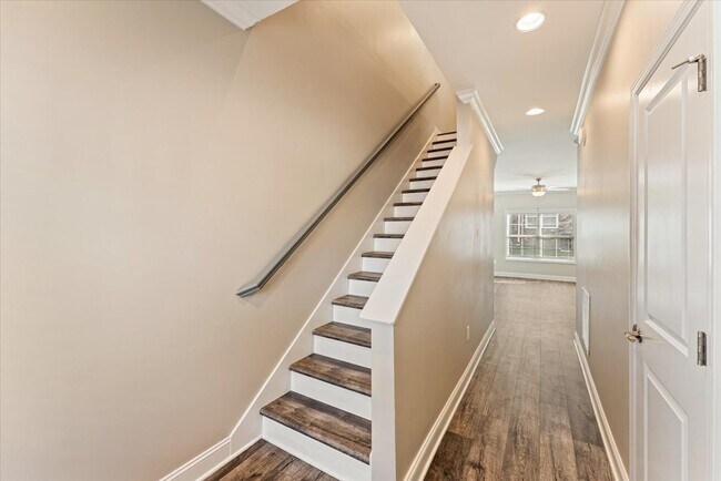 Building Photo - 415 Flt Rdg Wy