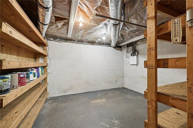 Building Photo - 182 Oak Forest Dr