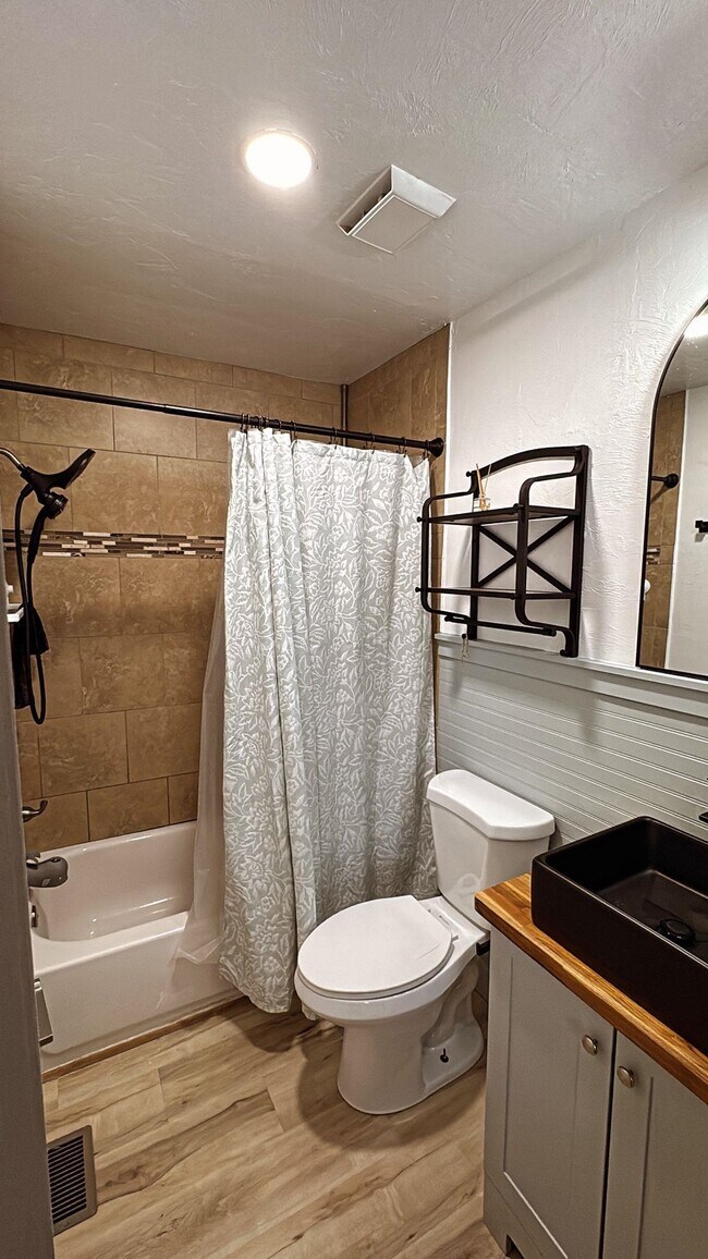 Building Photo - 2348 Merrigan Pl