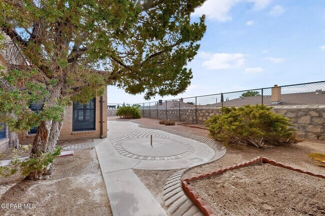 Building Photo - 4536 R L Shoemaker Dr
