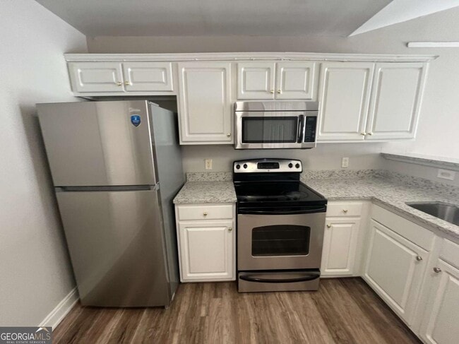 Building Photo - 162 Fair Oaks Dr