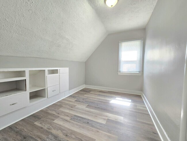 Building Photo - 1416 Miami St