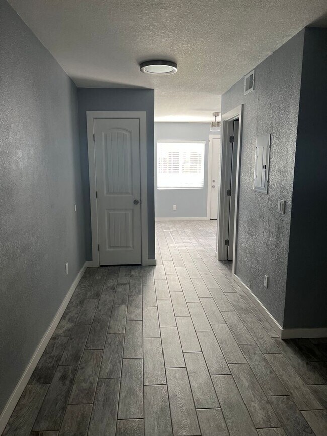 Building Photo - 12731 W Tasha Dr