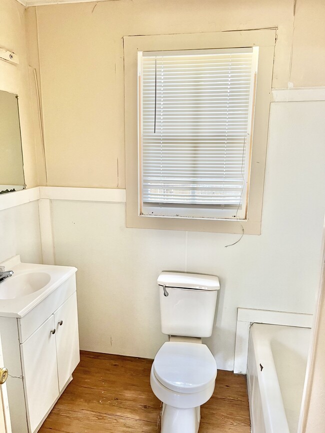 Building Photo - 4488 Lemonwood Dr