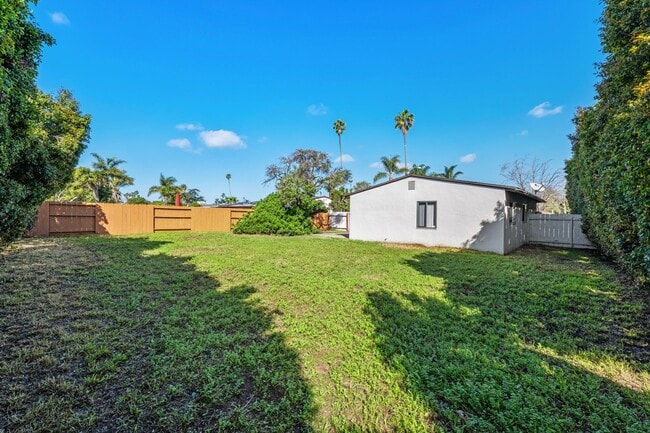 Building Photo - Single Family House