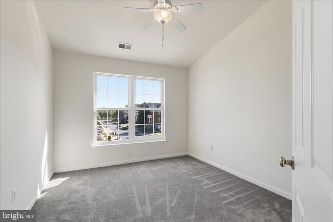 Building Photo - 25828 Kirkwood Square