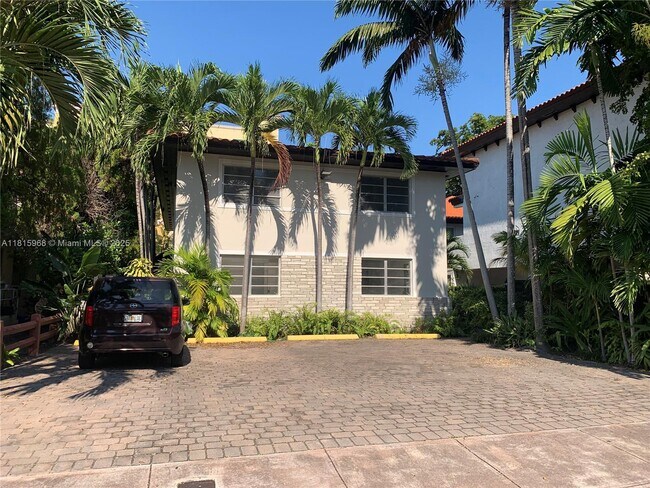 Building Photo - 315 Majorca Ave