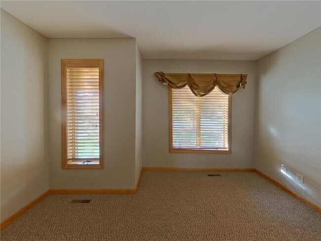 Building Photo - 1202 Adrian Dr