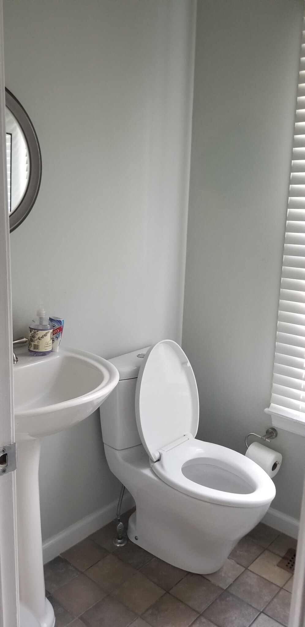 Building Photo - 1127 Fairview Ct