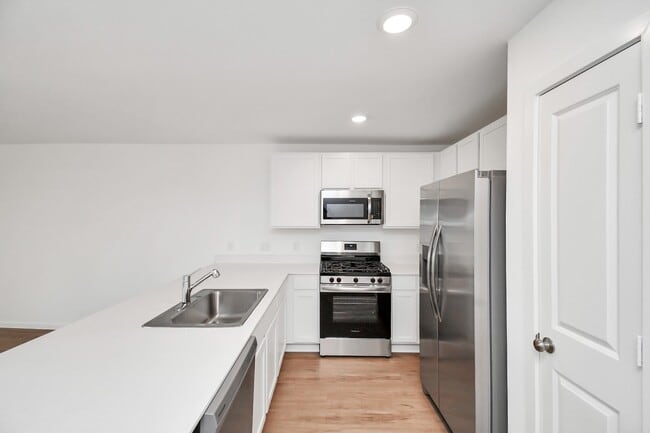 Building Photo - 1611 Windrose Bnd