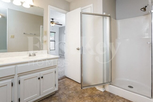 Building Photo - 2320 Sundrop Ct