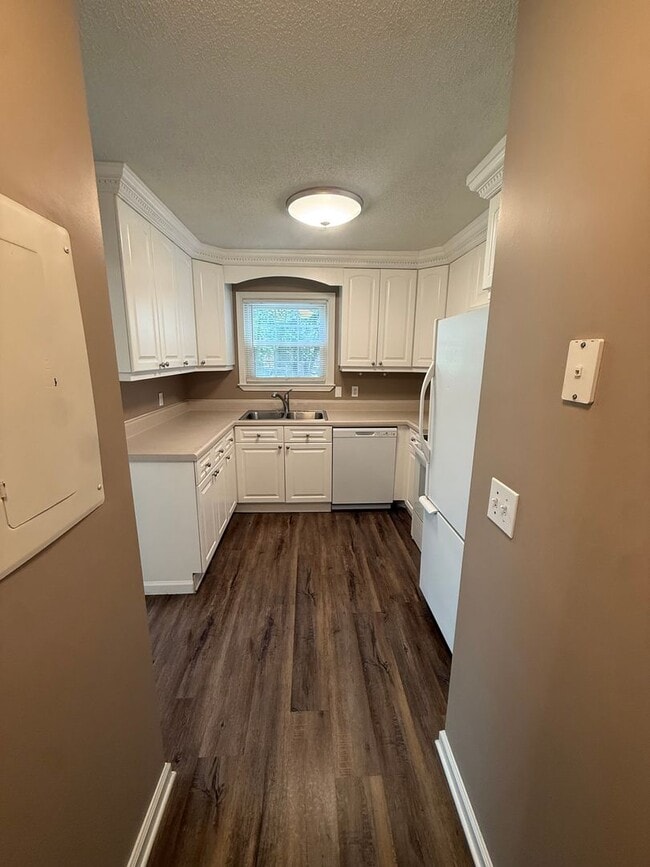 Building Photo - 3346 Oak Trees Ct