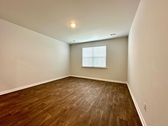 Building Photo - 3/2 home in Pine Hills in Cane Bay of Summerville!