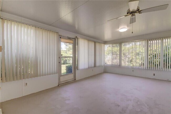 Building Photo - 1126 Woodcrest Ave