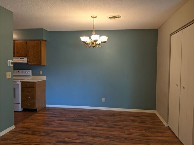 Building Photo - Village Quarter Condo