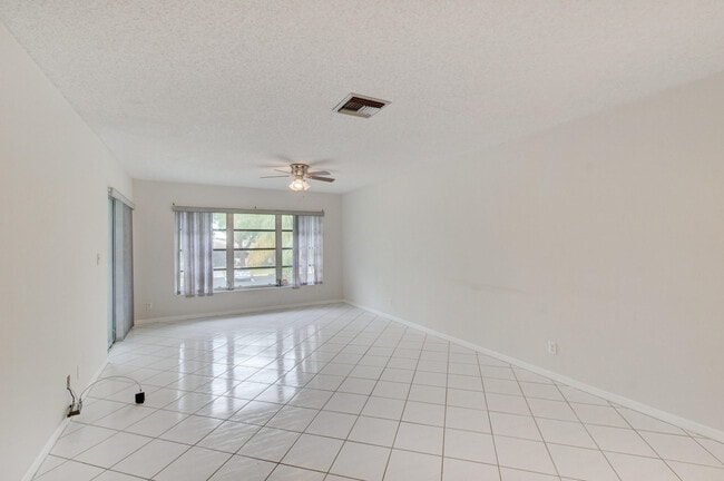 Building Photo - 5710 Princess Palm Ct
