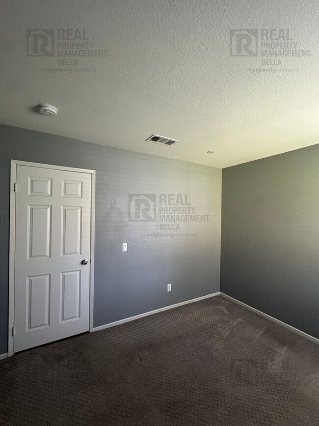 Building Photo - 31372 McKenna Ct