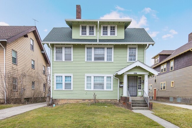 Building Photo - 2827 Avondale Ave