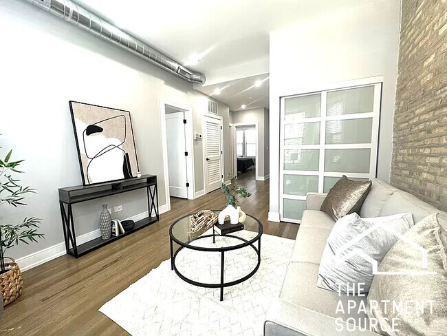 Building Photo - 3834 N Wilton Ave