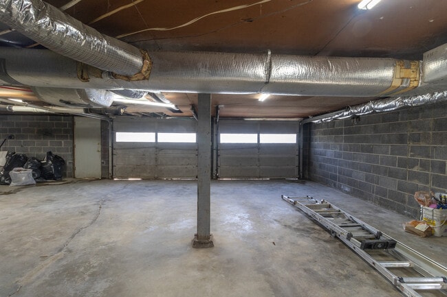 Building Photo - 4802 Inskip Rd