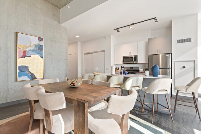 Building Photo - 1314 W Randolph St