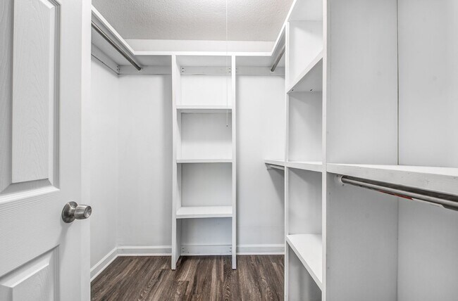 Building Photo - Beautiful Home For Rent!
