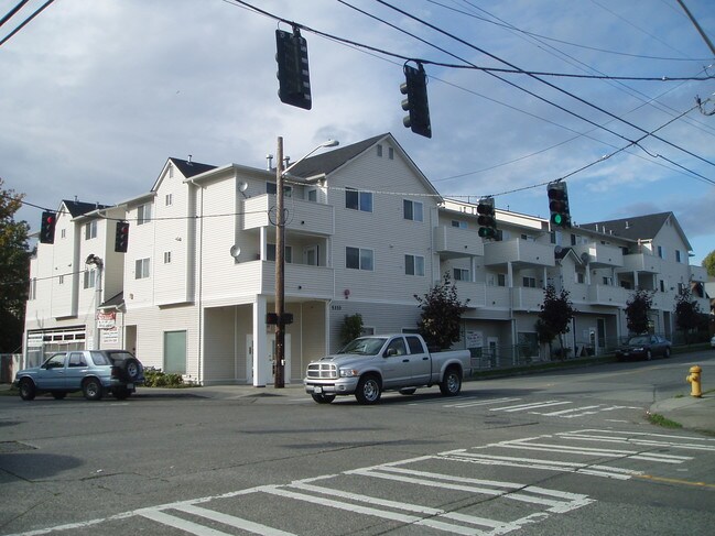 Primary Photo - Eagle Ridge Plaza