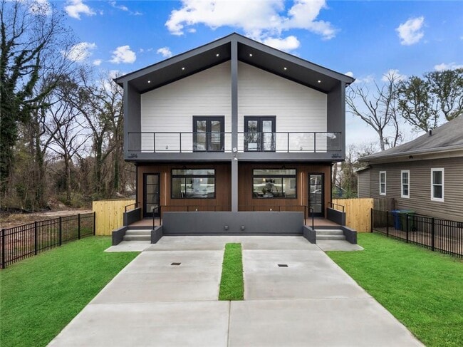 Building Photo - 582 Hope St SW