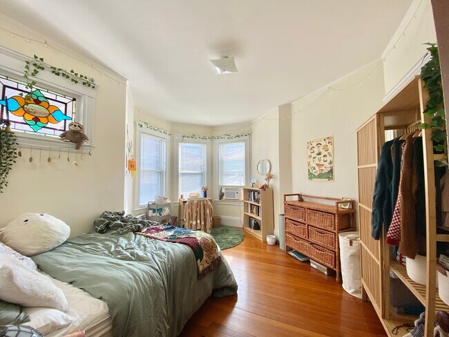 Primary Photo - 43 Parker Hill Ave