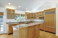 Building Photo - 162 Toyon Rd