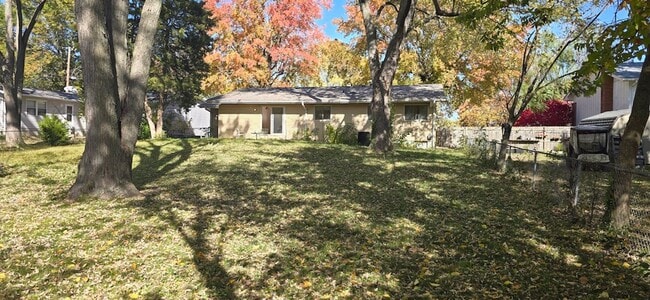 Building Photo - Nice House for Rent in Hazelwood